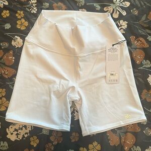 Alo Yoga Airbrush High Waist 5” Biker Short